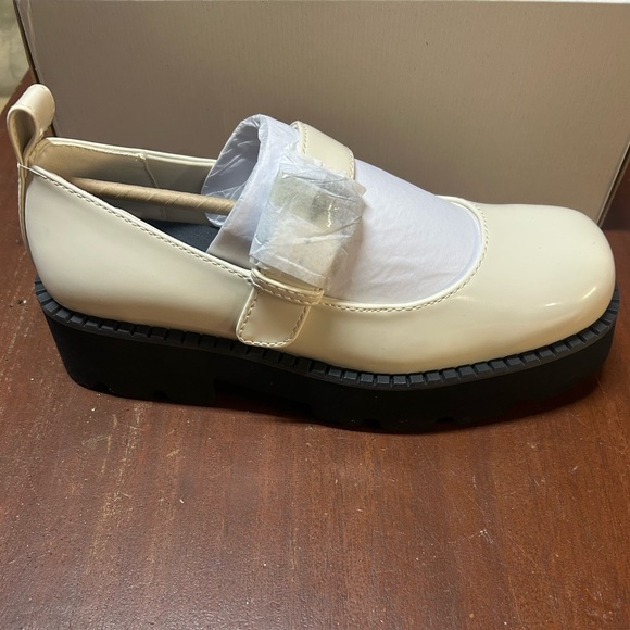 Charles & Keith Women’s White Mary Janes - Picture 6 of 7